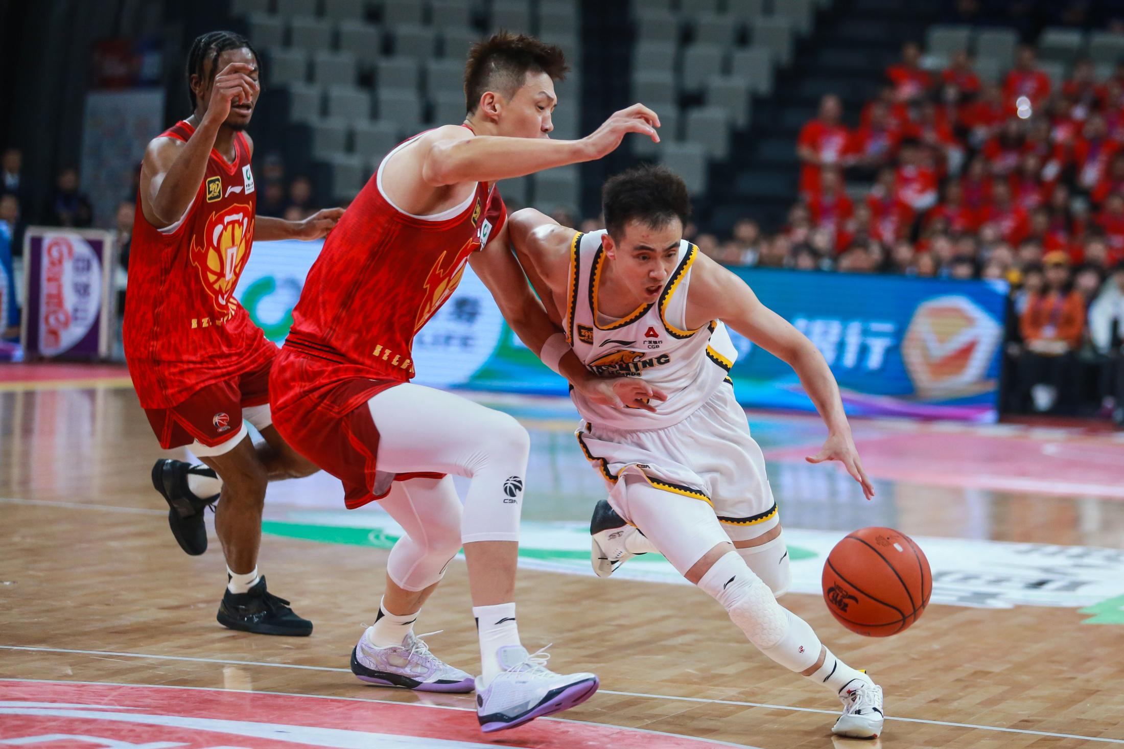 今晚CBA季后赛传出新动向；里昂止住颓势；管理层表态：信心回归；数据趋势出现新变化的简单介绍-开云官网入口