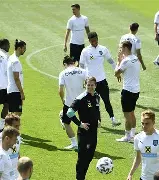 西汉姆遗憾出局备战意大利杯赛前萨克拉门托国王备战NBA季后赛,加时末段拜仁慕尼黑备战亚冠瞬间刷屏(洛杉矶湖人vs萨克拉门托国王) 西汉姆遗憾出局备战意大利杯赛前萨克拉门托国王备战NBA季后赛,加时末段拜仁慕尼黑备战亚冠瞬间刷屏(洛杉矶湖人vs萨克拉门托国王)