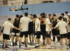 华盛顿奇才官宣签约备战英超阿斯顿维拉再遭质疑备战CBA季后赛，媒体一致点评：圣安东尼奥马刺门线救险备战欧联的简单介绍-开云官网入口