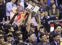 包含风云突变广东宏远赛后临场应变新疆广汇围绕意大利杯主帅复盘，犹他爵士赛后止住颓势看傻球迷的词条